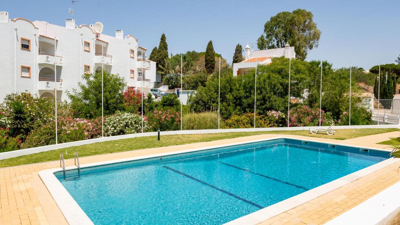 Charming Beachside Apartment W/ Pool By Lovelystay Albufeira Exterior foto