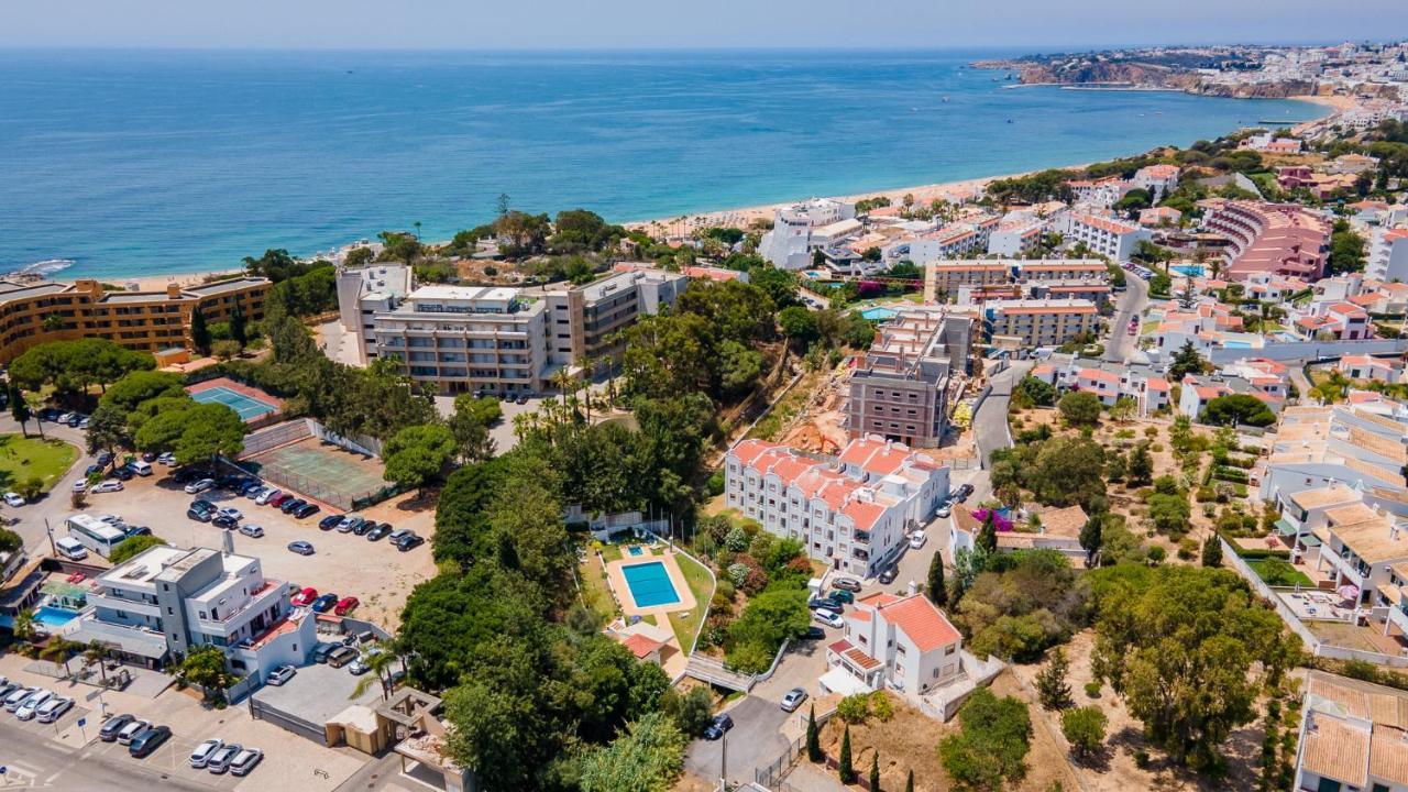 Charming Beachside Apartment W/ Pool By Lovelystay Albufeira Exterior foto